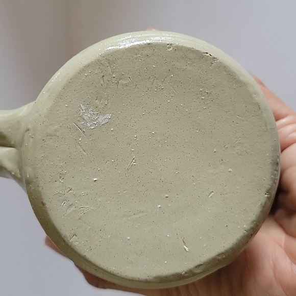 Williamsburg Pottery Salt Glaze Mug. Color Beige. Blue Leaf Design - Picture 5 of 12